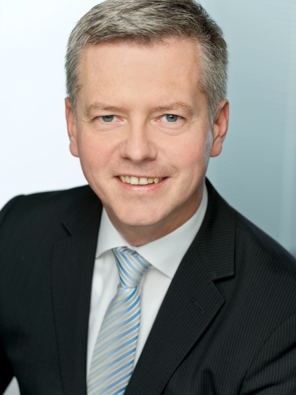 Andreas Hellenbrand (PwC)
